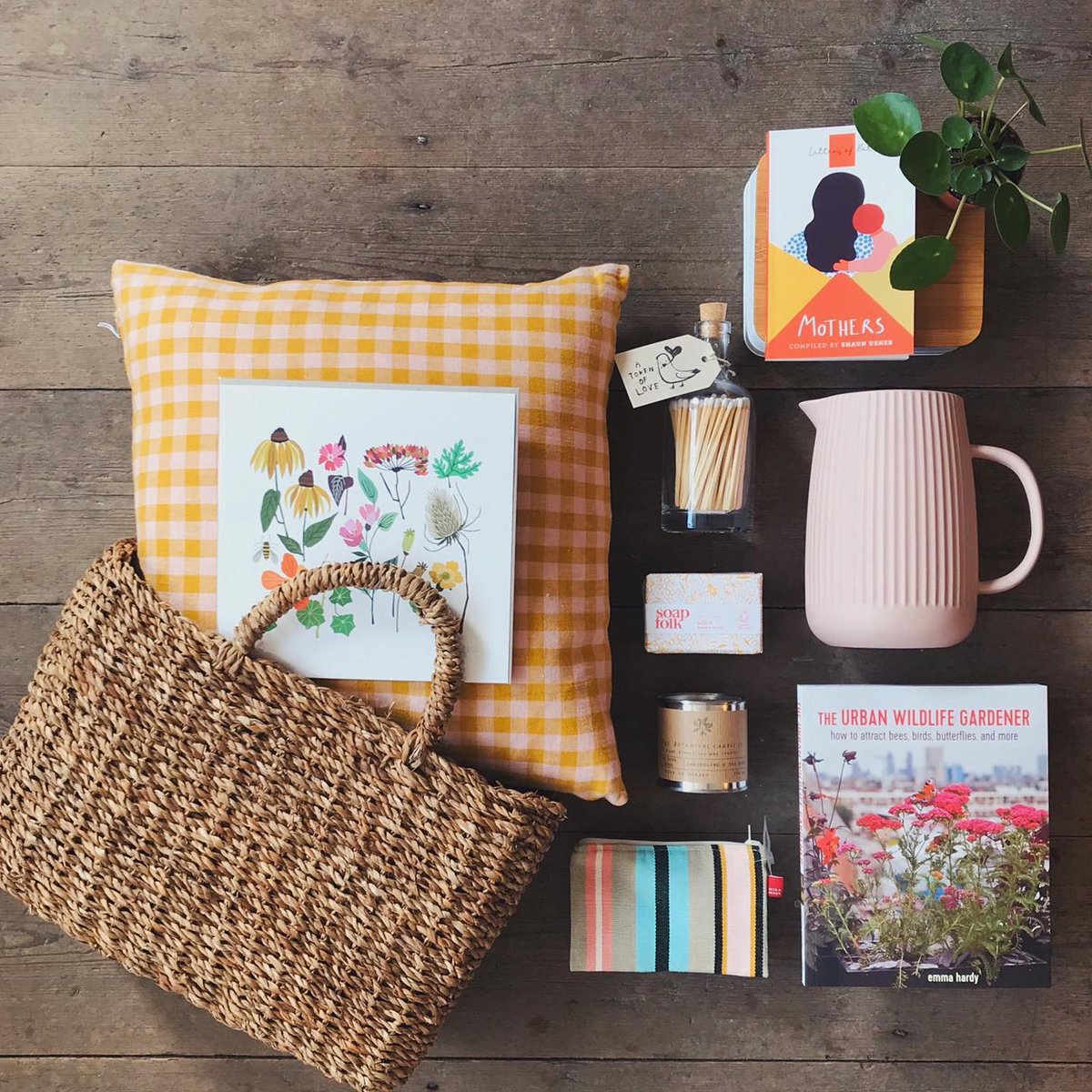 I think it’s safe to say it has been a bit of a week for all of us. I hope everyone is doing ok? I have been buoyed up by friends, family and customers.... Thank you to everyone in advance for supporting us! wintersmoon.co.uk/products/?cate…
#mothersday #giftideas #shoplocal #supportsmall