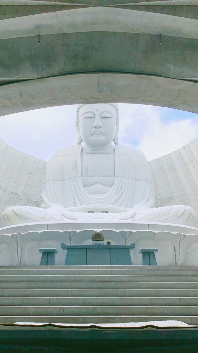 a_y_m_y_k's tweet photo. Hill of the Buddha / Tadao Ando
頭大仏殿 / 安藤忠雄
#真駒内滝野霊園 #頭大仏殿 #tadaoando #安藤忠雄 #visit_sapporo #japanarchitecture #architecture #architecturephotography #archilovers #architecture #建築探訪 #近代建築 #design #designlife #designtravel https://t.co/phKeTLtIGE