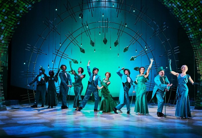 RayyahMcCaul's tweet photo. Remembering friends in fab shows whilst memories of social occasions are strong... Proud of @EsmeSears in the wonderful #WizardOfOz @LeedsPlayhouse Shout out to @jamesbrining #LucyCullingford #SimonHiglett #TimMitchell #SimonWainwright #maybeitsthejitterbug #theresnoplacelikehome https://t.co/2PbbITH6Ak