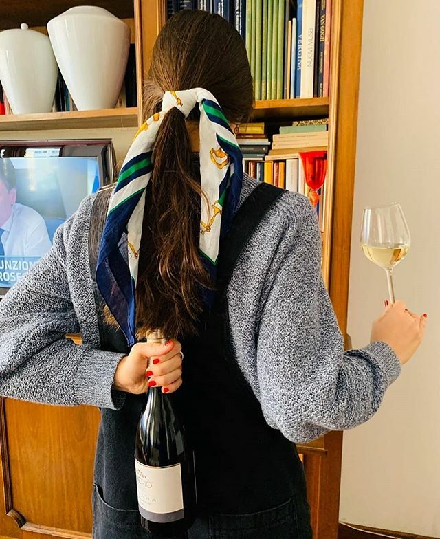 OnePioWinery's tweet photo. 𝚆𝚑𝚒𝚕𝚎 𝚐𝚘𝚜𝚜𝚒𝚙𝚒𝚗𝚐
🍷
🍷
#onepiowinery #winery #gossip #love #girls #lugana #gardalake #whitewine #wine #grape #vineyards #sun #spring #bottle #white #ilariaaccordini https://t.co/mJNqhsTH9h https://t.co/6hs61LFkwd
