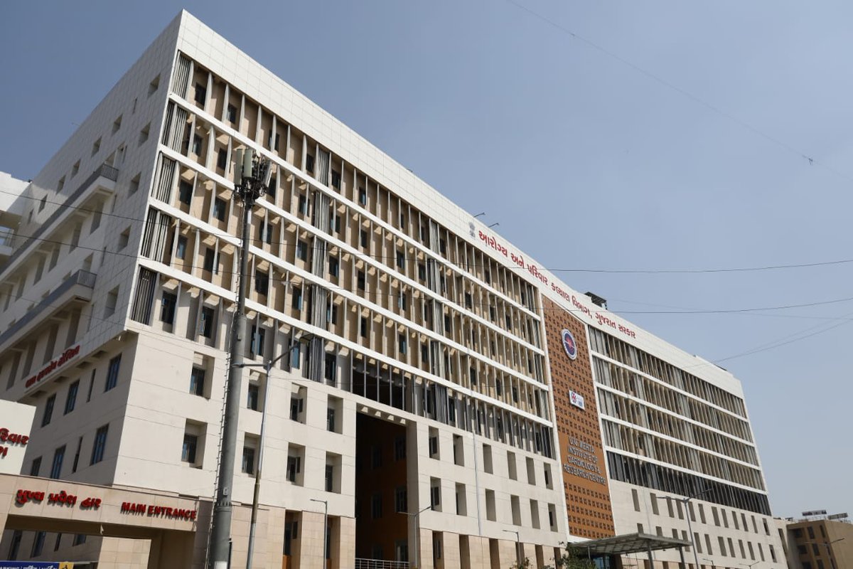 VrushantM's tweet photo. Pictures of a 1200-bed New Civil Hospital building in Asarwa area of Amdavad where Gujarat's first dedicated medical care facility to fight back Coronavirus will come up next week.

Thank you CM @vijayrupanibjp ji 🙏

#GujaratFightsCovid19 
Source : @DeshGujarat https://t.co/ZXgnk6m5uc