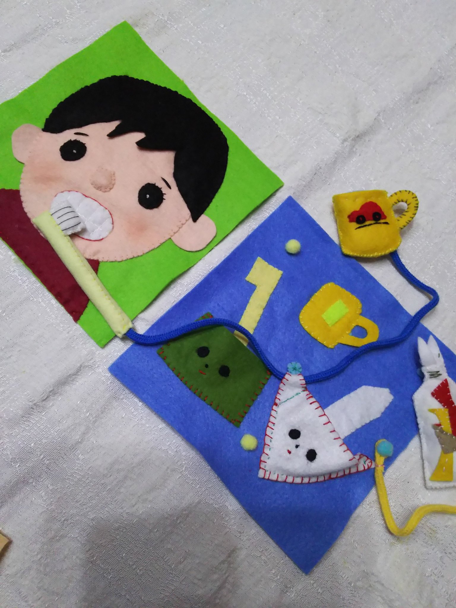 Rakuraku 布絵本制作中 わんぱく孫ちゃんが 歯磨きを嫌がる 歯磨きを遊びながら楽しく できるかな 布絵本 フエルト絵本 手芸 フエルト