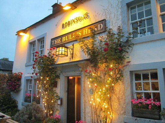 Cheering ourselves up by tweeting photos of our favourite pubs in England
