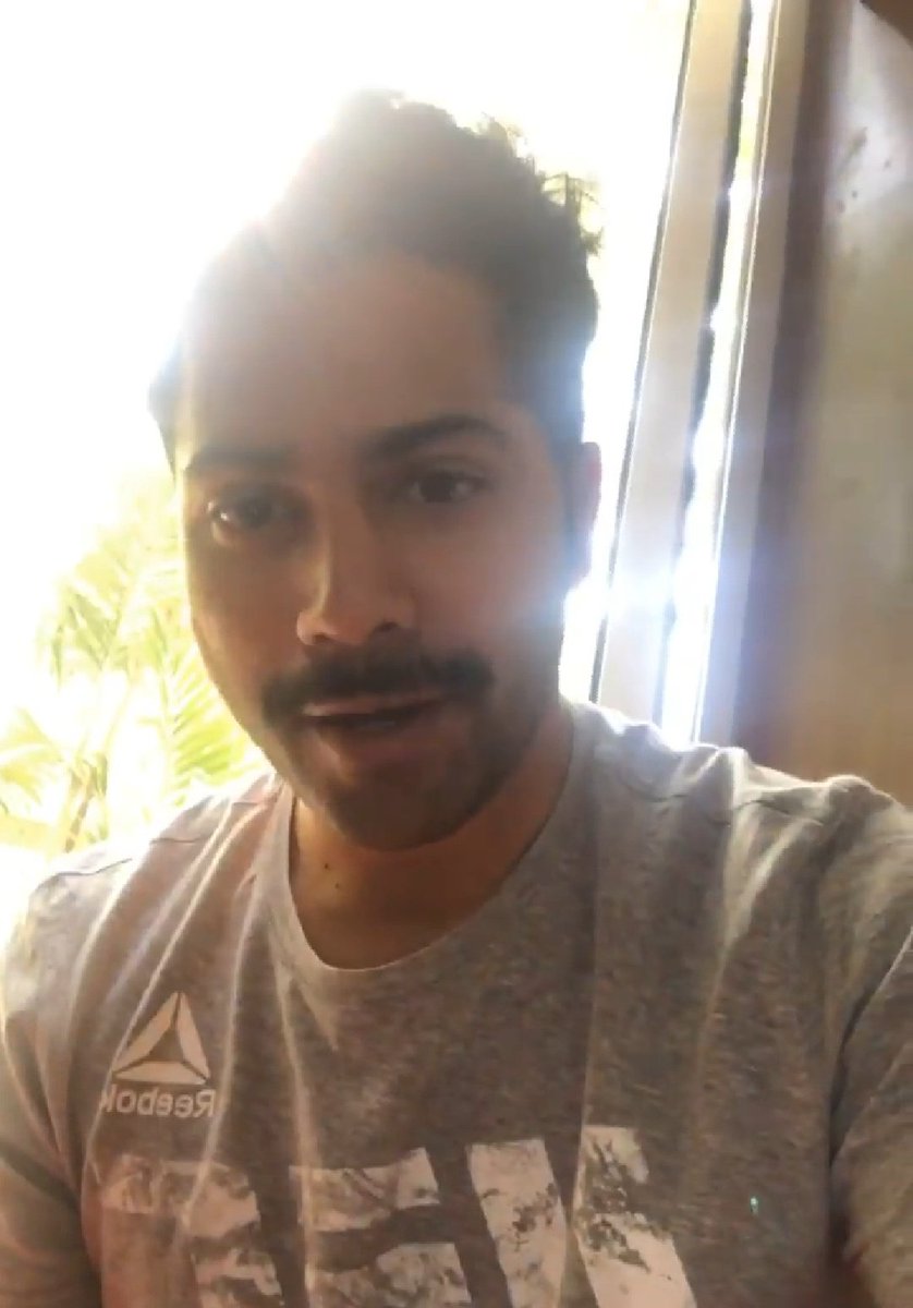 pranjal_24dvn's tweet photo. #TeamMooch forever β¨π
* Team Bread and Team Clean Shave fighting on Twitter *
Varun: https://t.co/4m2Twmq8dW