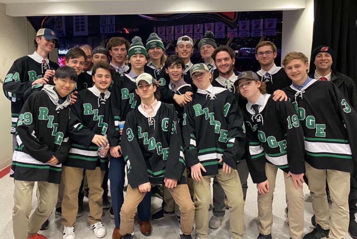 No banquet this weekend, but great memories of this crew of ⁦<a href="/RidgeIceMen/">RidgeIceMen</a>⁩ ⁦<a href="/RidgeHockey/">Ridge Hockey</a>⁩ ⁦<a href="/Ridgegameday/">RIDGE ATHLETICS</a>⁩ 🏒❗️