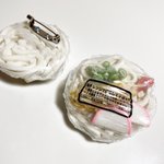 見た目は美味しそうな冷凍うどん!だけど実はミニチュアのブローチ？!