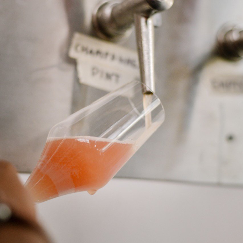 bira91's tweet photo. Taproom Specials🍺
#ThrowbackBeer ft. Pomegranate Champagne Rosé.
Fermented with a champagne yeast and blended in pomegranate juice, this brew has a delicate aroma & unique colour.
#Bira91 #Bira91Taproom #LimitedRelease #ImaginedInIndia https://t.co/B5q174Q27D