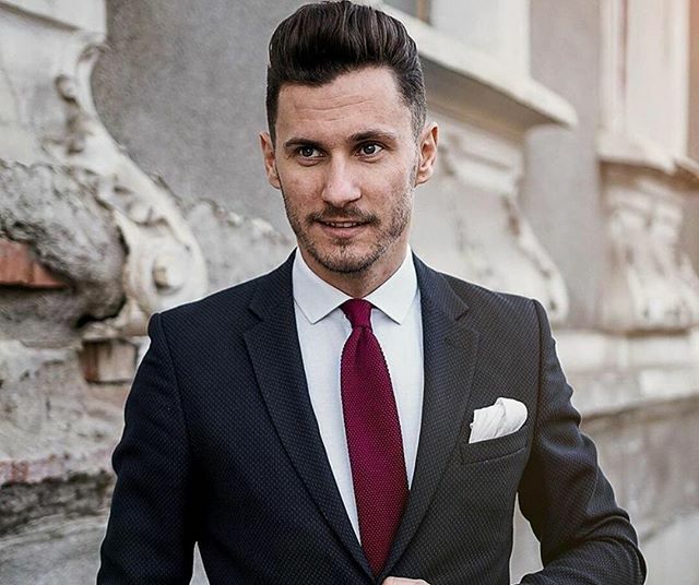 onore_ro's tweet photo. Accesoriile nu lipsesc niciodata din tinuta unui barbat care se respecta. Tu faci parte din aceasta categorie?⁠
⁠
#Onore #InnobileazaTinutaDomnilor #barbati #accesoriifashion #stil #elegant #putere #atitudine #batistadebuzunar #cravate #ploiesti #buc… https://t.co/a01PvghVg2 https://t.co/TfWr7JmXnY
