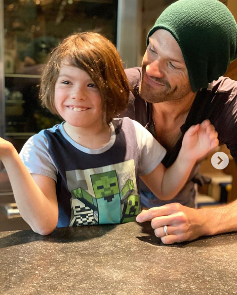 Simran2402's tweet photo. ~ 💖 #JaredPadalecki and his Son #TomPadalecki 💖 ~ (posted by his Wife @realGpad) @jarpad 😘😍💖💋👪🌸🌿🌷📷🆕👍 https://t.co/NjyAILG8ep