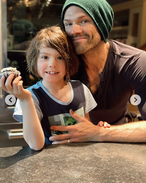 Simran2402's tweet photo. ~ 💖 #JaredPadalecki and his Son #TomPadalecki 💖 ~ (posted by his Wife @realGpad) @jarpad 😘😍💖💋👪🌸🌿🌷📷🆕👍 https://t.co/NjyAILG8ep