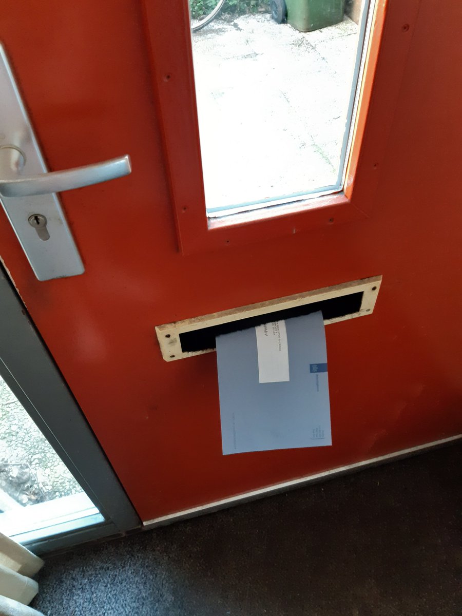 leonardgustaaf's tweet image. Hele geruststelling ... sommige dingen gaan gewoon door. #blauweenvelop