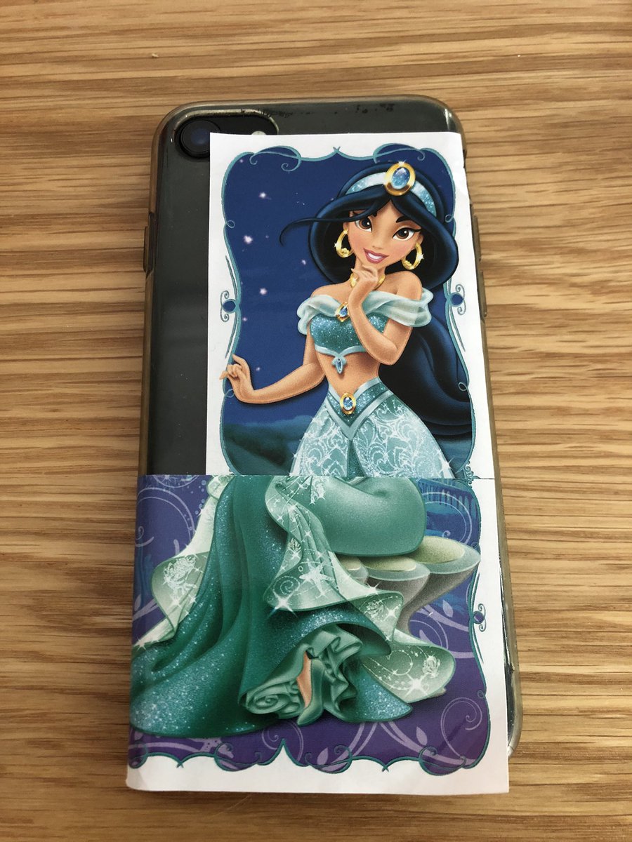akawakeford's tweet photo. H has customised my work phone and I absolutely love it 😍 #itsnotcomingoff #professional https://t.co/RbyJy4mfay