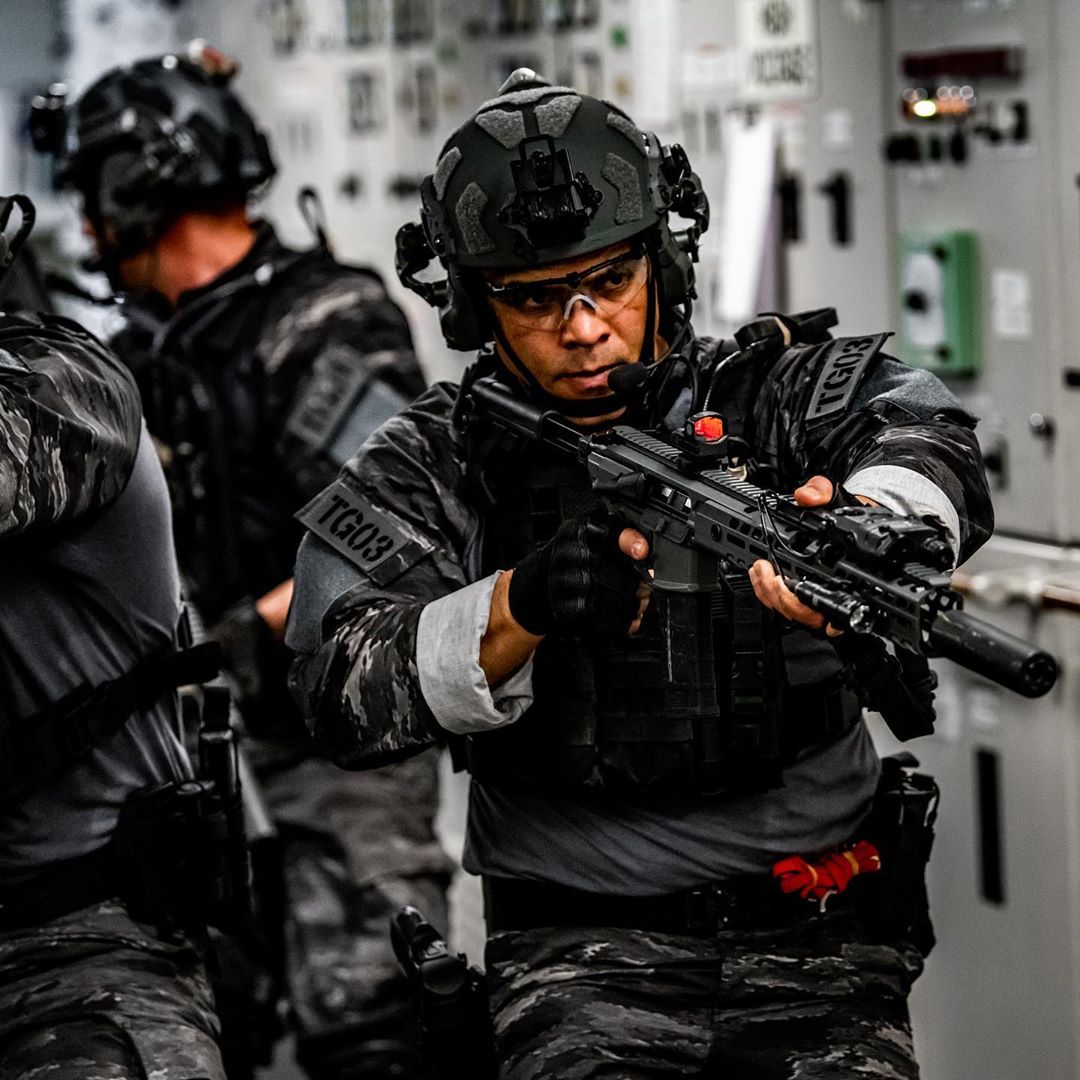 CORESURVIVAL's tweet photo. Super Saturday shot via @tacgas_fuelyourbrand
#vbss #shipboarding #sigmcx #atacsghost #helstar6 https://t.co/TIdzAofvNg