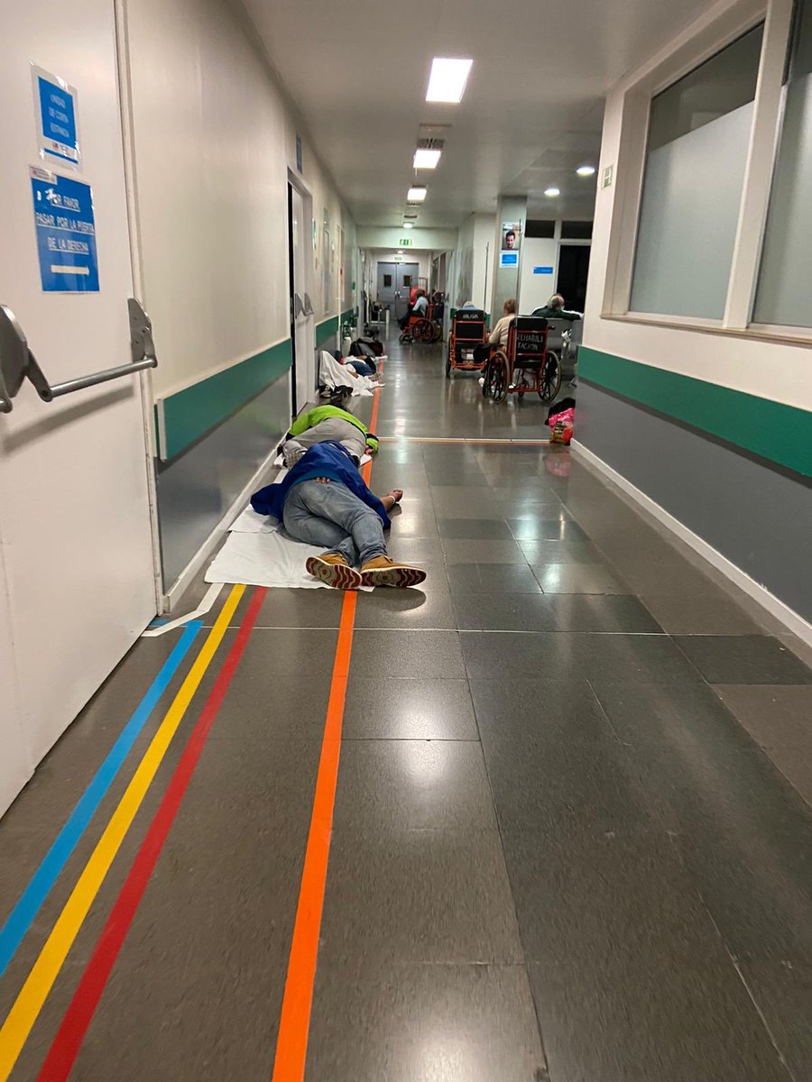 SoyMmadrigal's tweet photo. Urgencias del Hospital Infanta Leonor en Villa Vallekas 
Esto nos han traído los recortes de tantos años en Sanidad mientras algunos se lucraban
Yo no voy a olvidarlo
Espero que l@s demás tampoco https://t.co/1ijYOscyPA