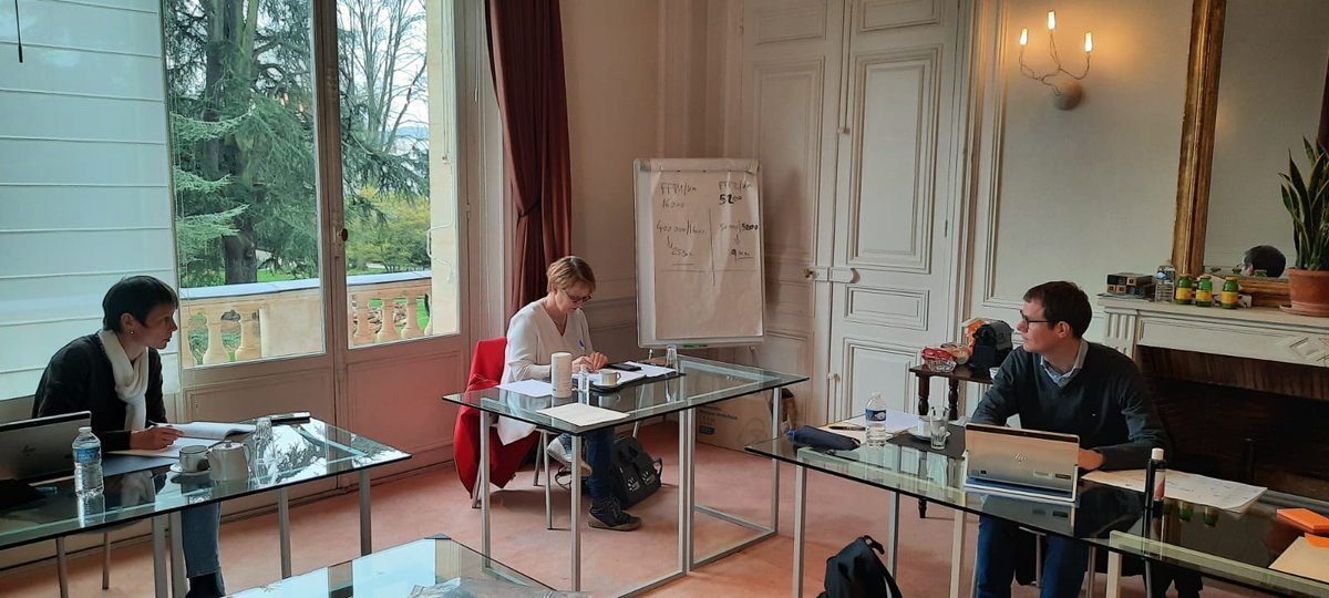 nathalieappere's tweet photo. Depuis la cellule de crise, un grand merci aux agents de la collectivité qui assurent la continuité de nos services publics sur le terrain ou à distance. Ils font un travail absolument exceptionnel. Respect, fierté et reconnaissance ! https://t.co/bpwLfgDVEm