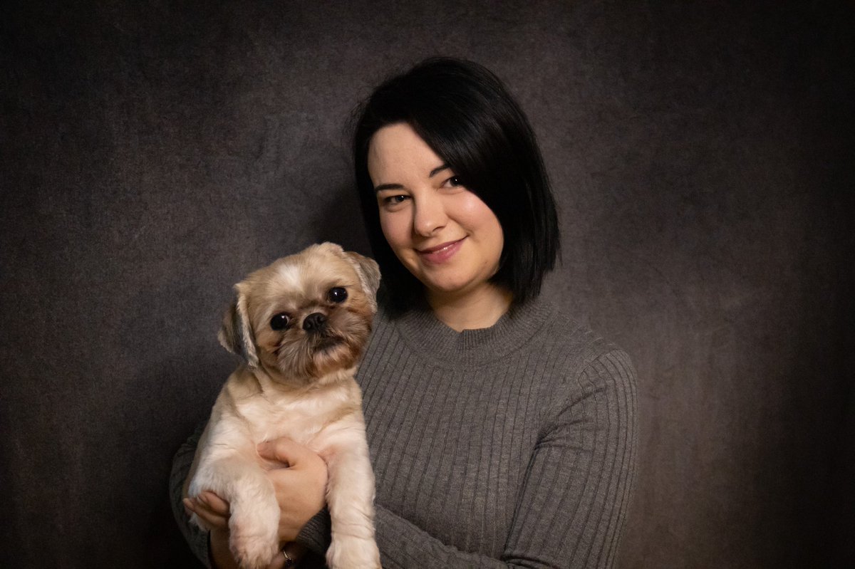 RobynHunter32's tweet image. When in doubt, hug a dog! With everything going on right now, we need to stay positive. Stay safe everyone. #selfemployed #CoronaCrisis #StayAtHome