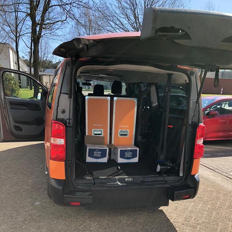 Ook #TeamNL🇳🇱 draagt een steentje bij: nu koelmaterialen onderweg naar twee ziekenhuizen in Noord-Brabant. 

#coronavirus