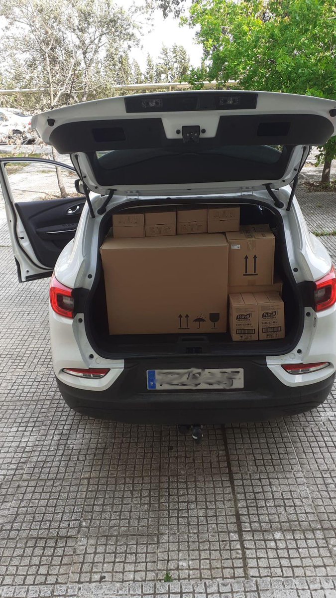 CICYTEX's tweet photo. CICYTEX y + centros públicos y privados están aportando recursos humanos y materiales para luchar contra la crisis #COVID_19. Material (equipos d PCR,cabinas d bioseguridad,centrífugas,etc.) y voluntarios con conocimiento o no en PCR para dnd haga falta👏#EsteVirusLoParamosUnidos https://t.co/Jj4liL1qpb