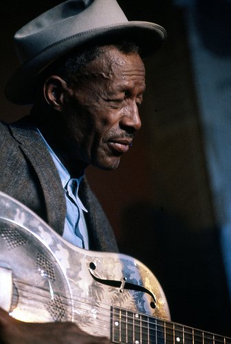 necessaryblack's tweet image. Happy Birthday!

DJ PREMIER
SON HOUSE
LARGE PROFESSOR
RUSSELL THOMPKINS, JR

#GangStarr
#MainSource
#TheStylistics
#jammin 
#HipHop
#SOULmusic 
#BlackMusicMatters 
#beautifulisBLACK