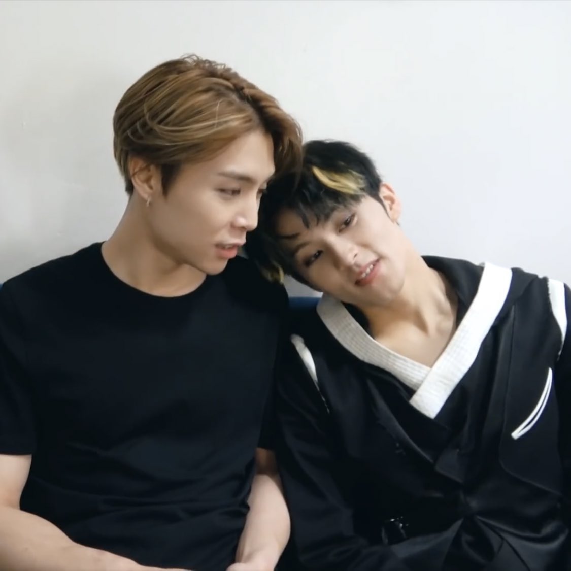 *:･ﾟ◡̈ 𝐦𝐚𝐫𝐤𝐮 ♡‧₊˚ tweet media
