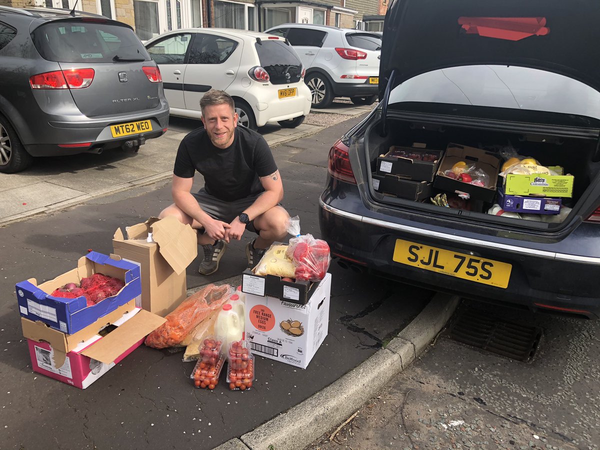 buckshawchurch's tweet photo. Being able to help  @Rob_McGibbon of the @MPower_training project in Darwen by distributing food to those in greatest need is a blessing
Huge thanks to @DavidLloydUK Chorley for the donation, it will make a massive difference ❤️

#ChurchesTogether @cofelancs @BpBurnley https://t.co/GrPxLcVIE5