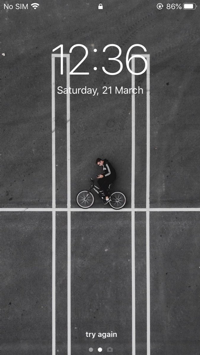 phizzytainment's tweet image. Bowo says expose yourself: 
1. Lock screen
2. Home screen
3. Last song you listened to
4. 18th pic in your camera roll
5. Tag 6 mutuals
@akgrafix_ @finitoszn @cheekycat2015 @TosynAdedeji @angy_gabbs @EmekaNebe