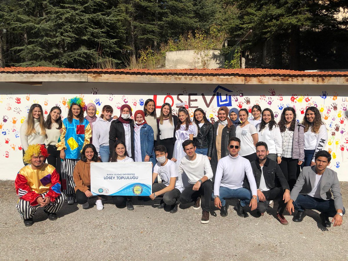 <a href="/losevhacettepe/">Hacettepe Lösev Fayda Topluluğu</a> <a href="/yu_losev_fayda/">Y.Ü LÖSEV FAYDA Topluluğu</a> <a href="/CbuLosev/">Celal Bayar Üniversitesi Lösev Fayda Topluluğu</a> <a href="/erulosev/">重庆围：大足区外渝北区门巴南区上黔江区约长寿区炮</a> <a href="/ErzurumLosev/">Erzurum Lösev Fayda</a> <a href="/bayulosev/">Bayburt Üniversitesi Lösev Fayda Topluluğu</a> <a href="/trakyalosev/">trakyalosev</a> <a href="/kunlosev/">KAPADOKYA Üniversitesi | GENÇ LOSEV</a> <a href="/klu_losev/">KLÜ LÖSEV FAYDA TOPLULUĞU</a> <a href="/marmaralosev_/">Marmara Lösev Fayda Kulübü</a> <a href="/losev1998/">LÖSEV</a> @losev_online <a href="/ustunezer/">Dr. Üstün EZER</a> <a href="/hulya_unver/">Hülya ÜNVER</a> <a href="/TugceGucuyener/">Tuğçe Gücüyener</a> "İnsanlar el ele tutuşsa
Birlik olsa," 🤗
#LösevKulupleriEvde
<a href="/losev1998/">LÖSEV</a> @losev_online 
@hbvlosfatt