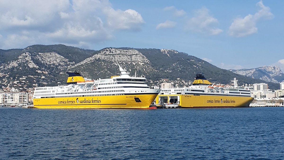 KalieDeshayes's tweet photo. Au port de #toulon aujourd'hui et pour le week-end à quai, les @Corsicaferries ⚓ #MegaExpressTwo 💛 #MegaExpressThree ⚓
#navigialle #CorsicaFerries #iorestoacasa #JeResteChezMoi https://t.co/uJw8AZdCAI