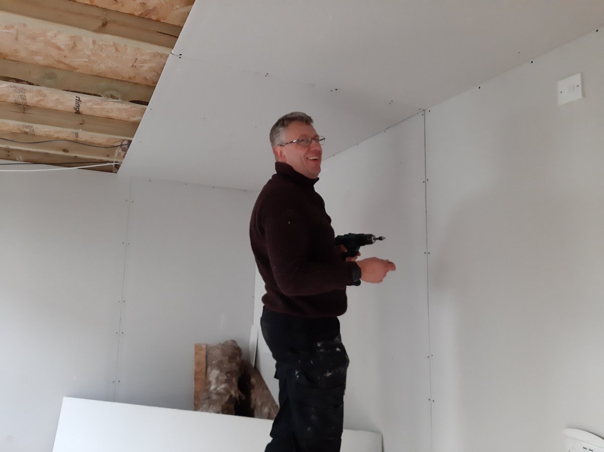 frost0239's tweet photo. Not sure @AstralityM is too impressed with my idea for diversifying from boats 😂😂
#timeforDIY
#gardenoffice
#boosttorbay https://t.co/0ogWk3fpln