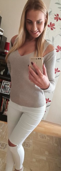 Stay at home ❤ No makeup 💋 https://t.co/RlQPR7X9QT<a href="/tag/stayhome"class="tags"><span>#stayhome</span></a><a href="/tag/easter2020"class="tags"><span>#easter2020</span></a>