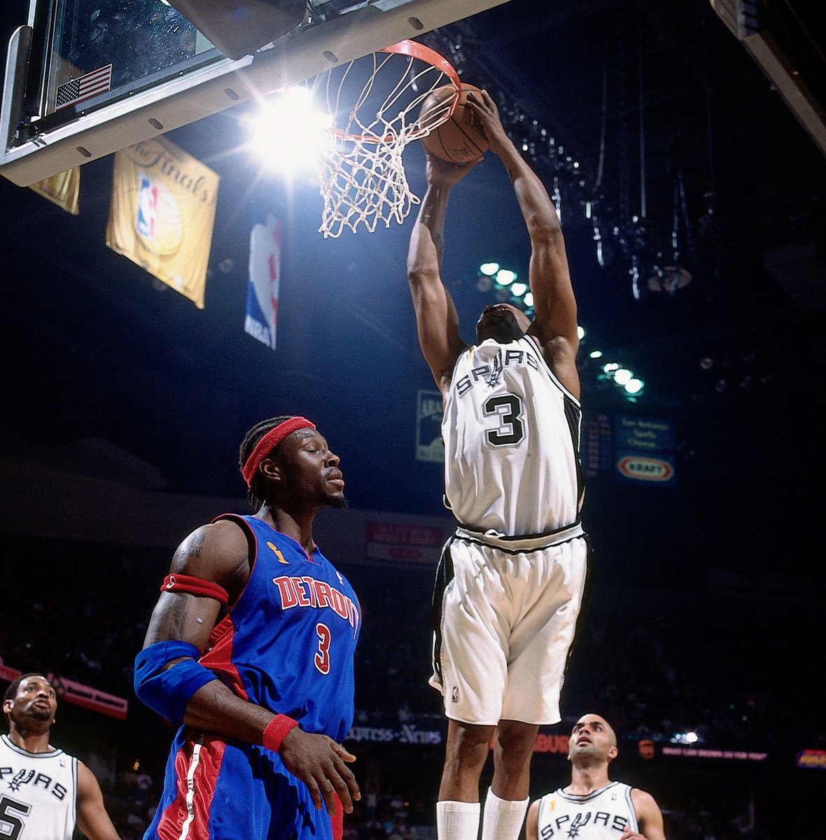 Glenn "Big Dog" Robinson was added to the Spurs roster on April 4, 2005 and played nine games with San Antonio to finish the 2004-05 season, also appearing in 13 playoff games during their '05 NBA Championship run.