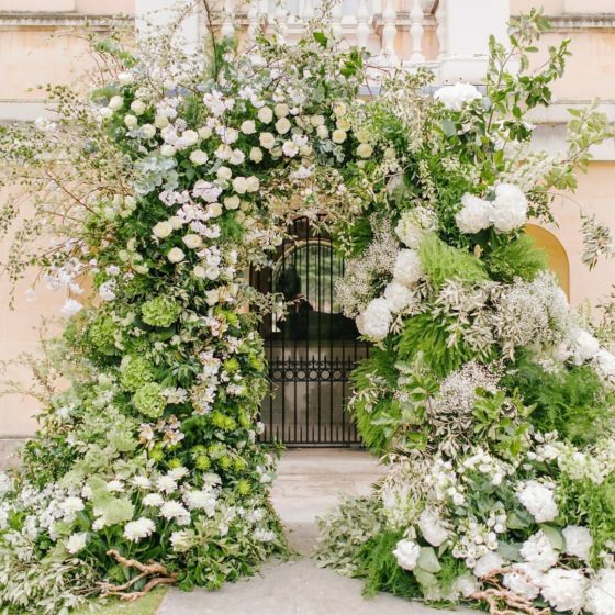 ruffledblog's tweet photo. 40 Larger Than Life Floral Installations for Weddings https://t.co/77D3pE4tsu https://t.co/nM3jzZ1K5O