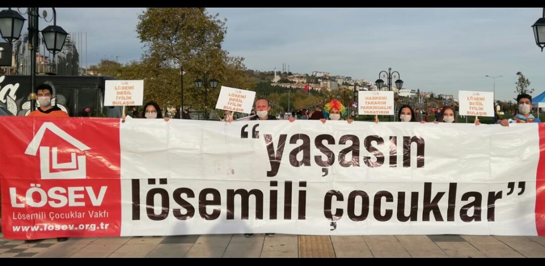 <a href="/etulosevfayda/">ETÜ LÖSEV FAYDA TOPLULUĞU</a> <a href="/GuLosev/">Gümüşhane Üniversitesi Lösev Fayda Topluluğu</a> <a href="/AkdenizLosev/">Akdeniz Üniversitesi LÖSEV</a> <a href="/LosevNigde/">Niğde Lösev Fayda Topluluğu</a> <a href="/losevkocaeli/">KOCAELİ ÜNİVERSİTESİ LÖSEV FAYDA KULÜBÜ</a> @hkulosev <a href="/losev_igu/">İGÜLÖSEV</a> @hbvlosfatt <a href="/LosevUludag/">Uludağ Üniversitesi Lösev Fayda Topluluğu</a> <a href="/losevhacettepe/">Hacettepe Lösev Fayda Topluluğu</a> <a href="/yu_losev_fayda/">Y.Ü LÖSEV FAYDA Topluluğu</a> <a href="/CbuLosev/">Celal Bayar Üniversitesi Lösev Fayda Topluluğu</a> <a href="/erulosev/">重庆围：大足区外渝北区门巴南区上黔江区约长寿区炮</a> <a href="/ErzurumLosev/">Erzurum Lösev Fayda</a> <a href="/bayulosev/">Bayburt Üniversitesi Lösev Fayda Topluluğu</a> <a href="/trakyalosev/">trakyalosev</a> <a href="/kunlosev/">KAPADOKYA Üniversitesi | GENÇ LOSEV</a> <a href="/klu_losev/">KLÜ LÖSEV FAYDA TOPLULUĞU</a> <a href="/marmaralosev_/">Marmara Lösev Fayda Kulübü</a> <a href="/losev1998/">LÖSEV</a> @losev_online <a href="/ustunezer/">Dr. Üstün EZER</a> <a href="/hulya_unver/">Hülya ÜNVER</a> <a href="/TugceGucuyener/">Tuğçe Gücüyener</a> Uzansak sonsuza
#LösevKulüpleriEvde
<a href="/LosevMau/">Maltepe Üniversitesi LÖSEV Topluluğu</a> <a href="/ustunezer/">Dr. Üstün EZER</a> <a href="/losev1998/">LÖSEV</a> @losev_online