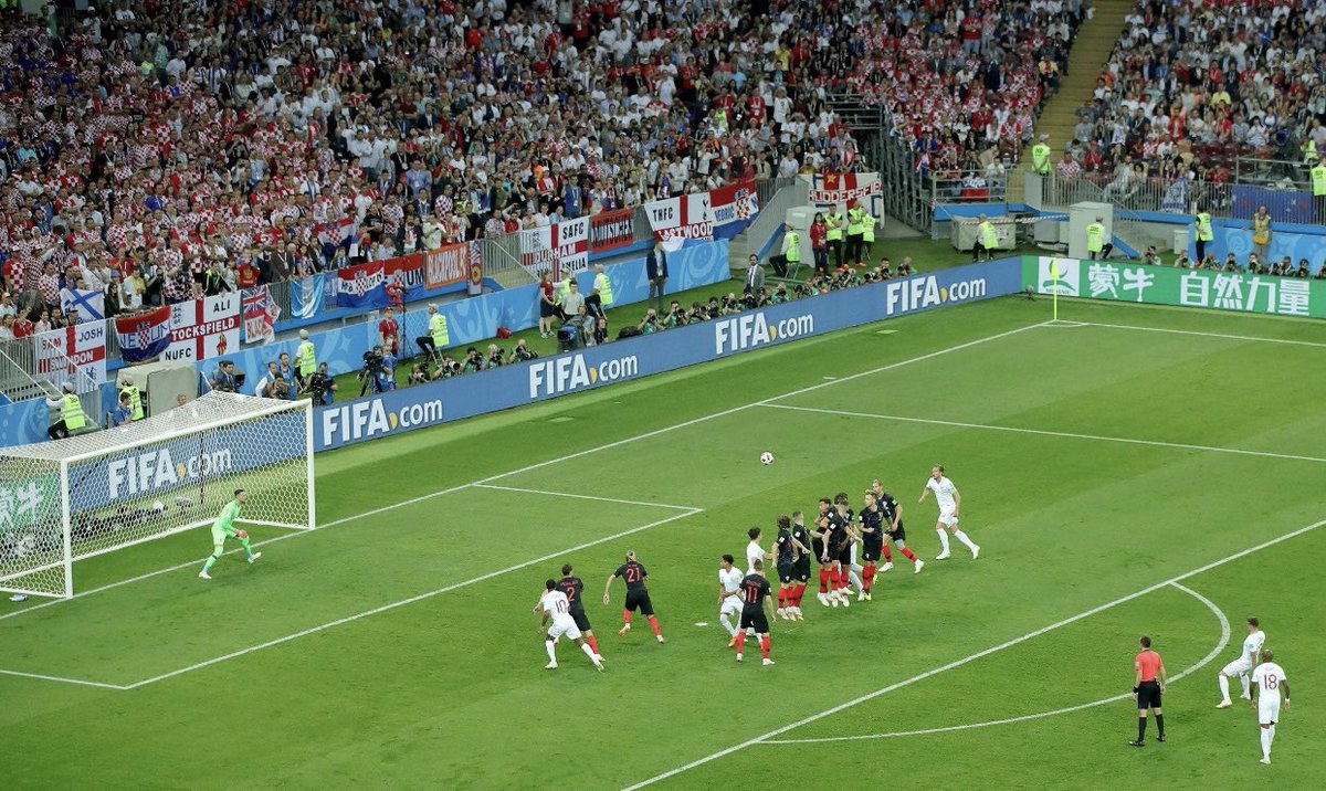 football images that precede unfortunate events (@cursedfootball) on Twitter photo 