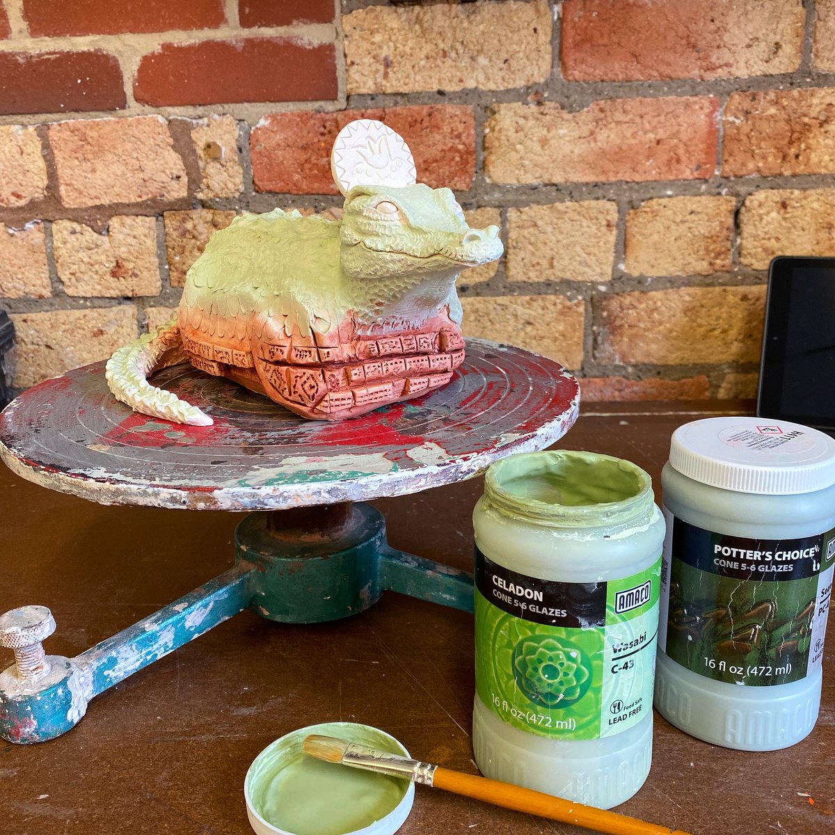 sunter_studio's tweet photo. Crocodile glazing today with @amacobrent #celadon and #potterschoice ranges.  

🐊 💚 

#endangeredspecies #crocodile #howiamaco https://t.co/KeGbi3bFoV