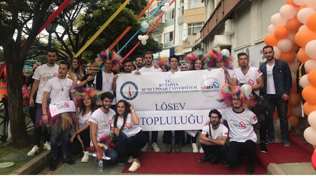 <a href="/hitulosev/">HİTÜ LÖSEV Fayda Kulübü</a> <a href="/ASULOSEV/">ASÜ LÖSEV Fayda Topluluğu</a> <a href="/grlsev1/">grülösev</a> <a href="/omulosev/">Ondokuz Mayıs Üniversitesi LÖSEV Fayda Topluluğu</a> <a href="/LosevMau/">Maltepe Üniversitesi LÖSEV Topluluğu</a> <a href="/nku_losev/">NKÜ LÖSEV FAYDA TOPLULUĞU</a> <a href="/etulosevfayda/">ETÜ LÖSEV FAYDA TOPLULUĞU</a> <a href="/GuLosev/">Gümüşhane Üniversitesi Lösev Fayda Topluluğu</a> <a href="/AkdenizLosev/">Akdeniz Üniversitesi LÖSEV</a> <a href="/LosevNigde/">Niğde Lösev Fayda Topluluğu</a> <a href="/losevkocaeli/">KOCAELİ ÜNİVERSİTESİ LÖSEV FAYDA KULÜBÜ</a> @hkulosev <a href="/losev_igu/">İGÜLÖSEV</a> @hbvlosfatt <a href="/LosevUludag/">Uludağ Üniversitesi Lösev Fayda Topluluğu</a> <a href="/losevhacettepe/">Hacettepe Lösev Fayda Topluluğu</a> <a href="/yu_losev_fayda/">Y.Ü LÖSEV FAYDA Topluluğu</a> <a href="/CbuLosev/">Celal Bayar Üniversitesi Lösev Fayda Topluluğu</a> <a href="/erulosev/">重庆围：大足区外渝北区门巴南区上黔江区约长寿区炮</a> <a href="/ErzurumLosev/">Erzurum Lösev Fayda</a> <a href="/bayulosev/">Bayburt Üniversitesi Lösev Fayda Topluluğu</a> <a href="/trakyalosev/">trakyalosev</a> <a href="/kunlosev/">KAPADOKYA Üniversitesi | GENÇ LOSEV</a> <a href="/klu_losev/">KLÜ LÖSEV FAYDA TOPLULUĞU</a> <a href="/marmaralosev_/">Marmara Lösev Fayda Kulübü</a> <a href="/losev1998/">LÖSEV</a> @losev_online <a href="/ustunezer/">Dr. Üstün EZER</a> <a href="/hulya_unver/">Hülya ÜNVER</a> <a href="/TugceGucuyener/">Tuğçe Gücüyener</a> Bir insansa hayat bayram olsa🧡
#LösevKlüpleriEvde
<a href="/saulosev/">Saü Lösev Fayda Topluluğu</a> 
<a href="/losev1998/">LÖSEV</a>  @losev_online