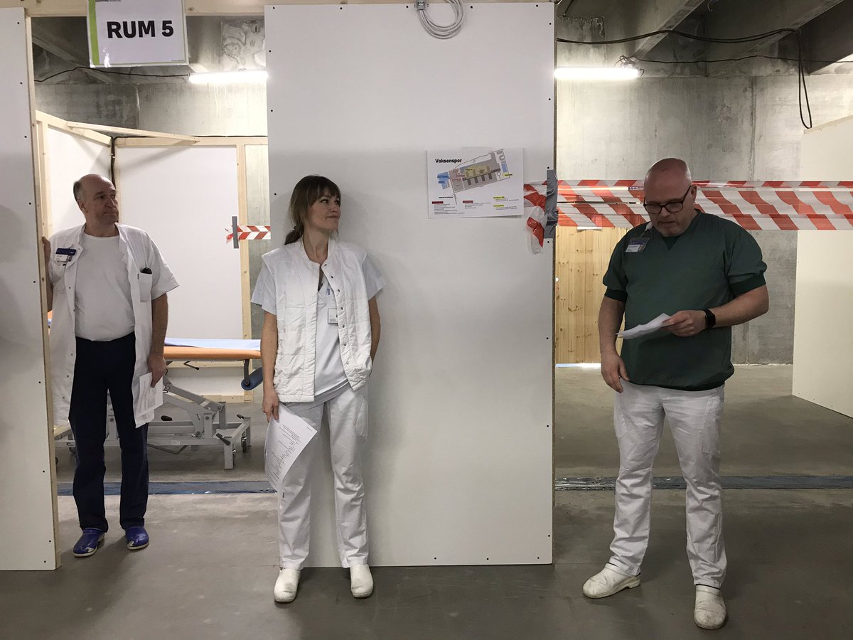 BDegenkolv's tweet photo. Så indvier vi den nye triage hal udenfor akutmodtagelsen på Hvidovre Hospital. Her vurderes om patienterne har mistanke om COVID-19. Hvis de har det  skal de i den nye COVID-19 modtagelse til afklaring. Tak til alle medarbejdere og ledere, det forandrer til gavn for patienterne! https://t.co/rDllRkFT6s