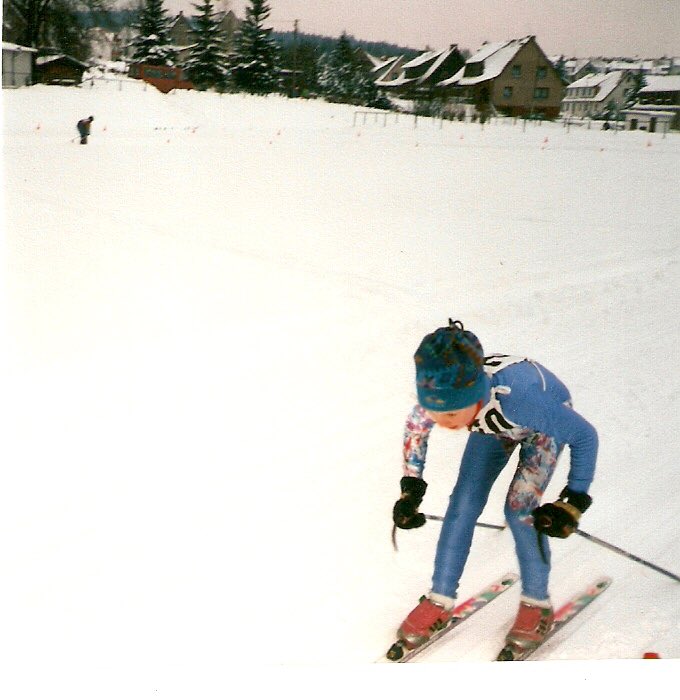 Skilanglauf - meine ganz besondere Reise geht zu Ende.👋🏻
Ich möchte mich bei meiner Familie, Freunden, allen meinen Wegbegleitern, meinem Verein sowie meinen Sponsoren und Fans bedanken. Ihr habt dafür gesorgt, dass dieses Erlebnis noch schöner wurde.❤️
Auf ein Wiedersehen!