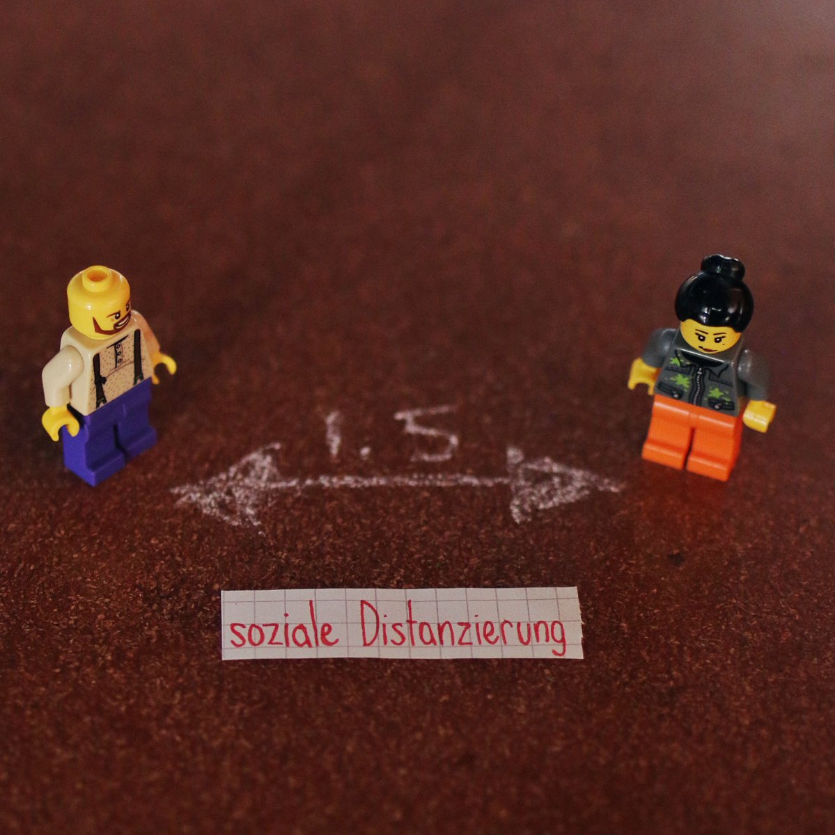 Need to go out? Remember the 1.5m rule. 
soziale Distanzierung - social distancing