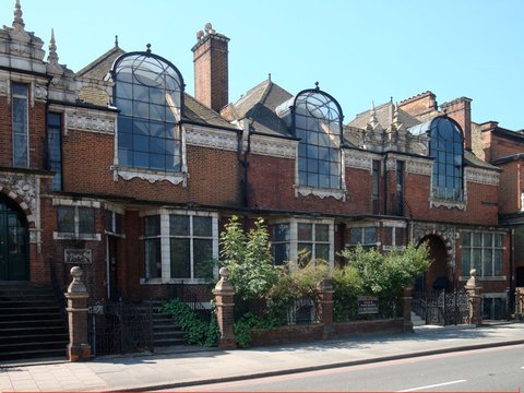 Top Tops for Sane Home Work. We're running a research seminar series on home working with <a href="/TheCassArt/">TheCassArt</a> expert in the 'workhome' Dr Frances Holliss. Starts Thursday 26th March 6.30pm online. Free here: cassculture.org/events/cass-re…