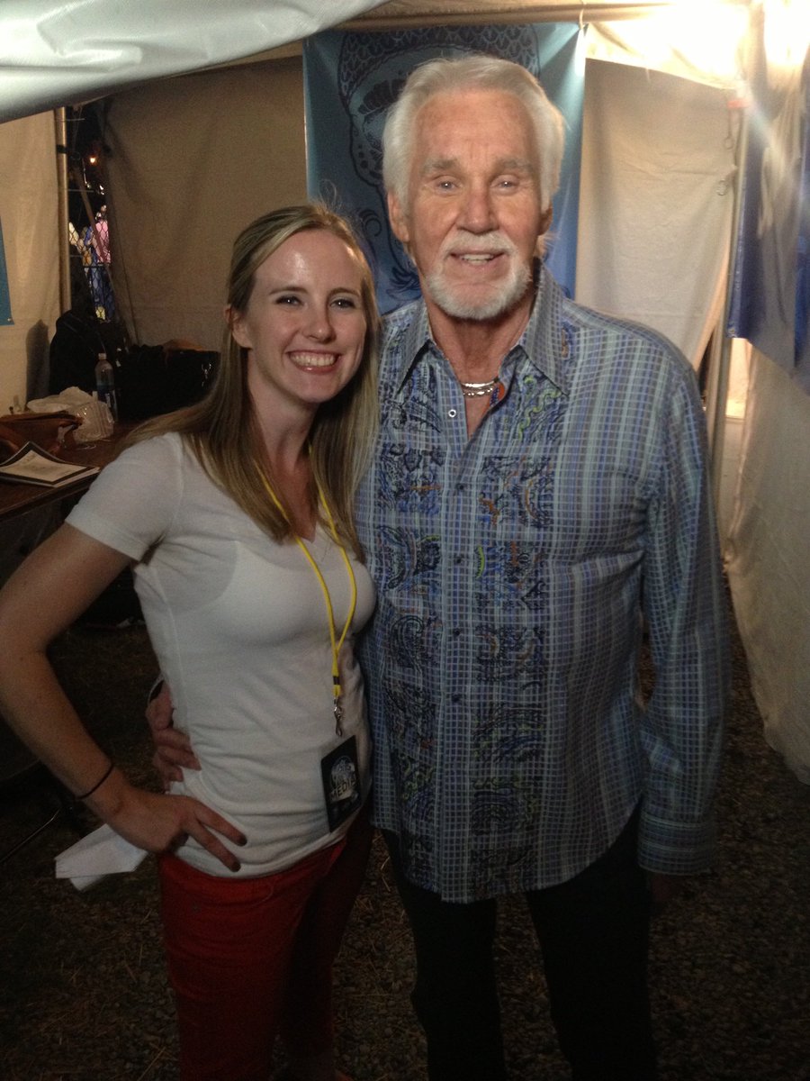 jicklan's tweet photo. Goodnight to the Gambler, @_KennyRogers - it was an honor to interview you years ago at #SouthernGround festival in Nashville years ago for #fusenews. 🎤🎤 https://t.co/5LXo498EYz