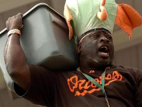 MarkLightShake's tweet image. RIP Duke... South Florida sports LEGEND... often called the best vendor in the business... Loved hot fudge on strawberry.. @MiamiDolphins @MiamiHurricanes @Marlins @FlaPanthers @HeraldSports @Sentinel_Sports @davehydesports @LeBatardShow @MichaelRyanRuiz @BillyCorben @UptownDale