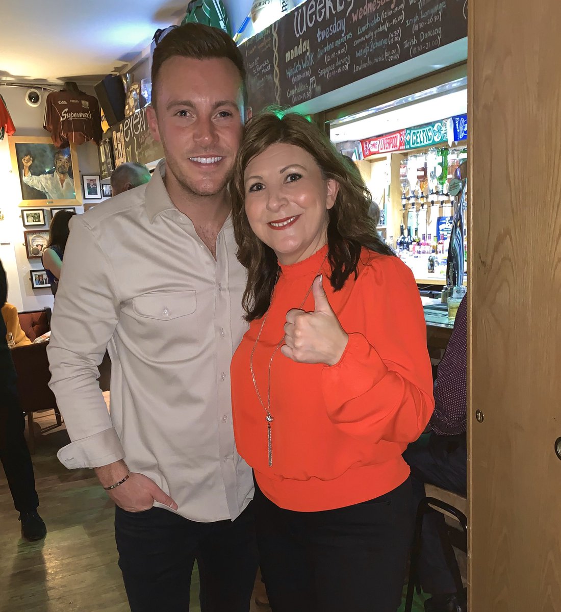 lisastanleysing's tweet photo. Nice to catch up with my old friend @iamnathancarter and his family a few weeks ago in Liverpool..our paths don’t cross very often these days 🎶 #oldfriends #nicetocatchup #nathancarter #lisastanleymusic https://t.co/3AZvtdNWMx