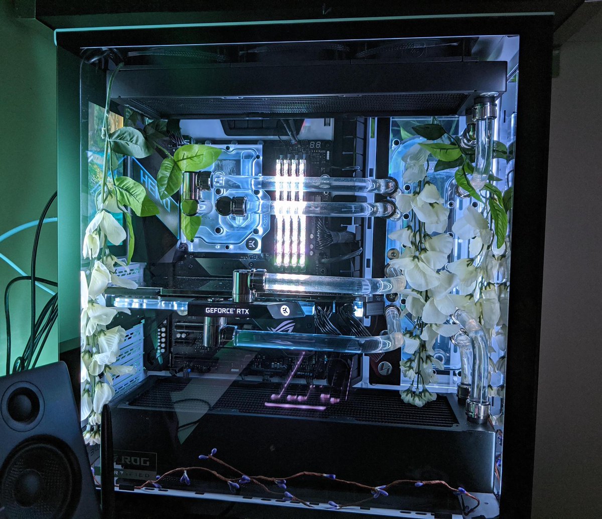 GlobalLianli's tweet photo. Plants can brighten up your room. So can the O11D XL. Built by u/dakaringer
Buy an O11D XL here:
Amazon: https://t.co/nnTFT1IZKs
Caseking: https://t.co/w1CAIrI9DF
#LIANLI #O11D #XL #gamingaddicts #pcaddict #pcmasterrace #computer #pc #nature #watercooling #custompc https://t.co/krV9x6WaCE
