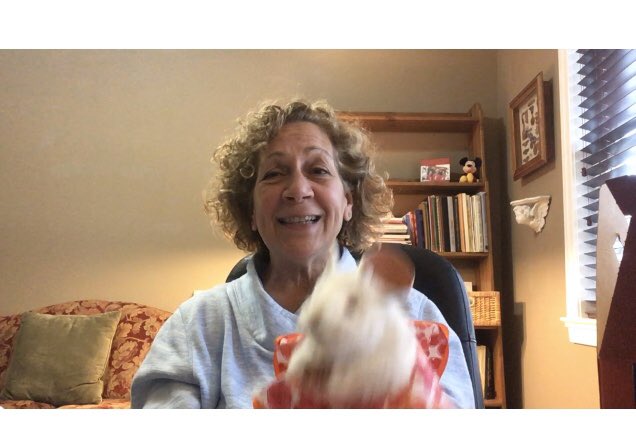 PlayHooray's tweet photo. PlayHooray has an on-line mini-class on our Facebook page. Check it out so you can PlayHooray from your home! #playhooray #mommyandme #musicandmovement #LibraryfromHome #socialdistancinglife https://t.co/b3IS0eKXc3