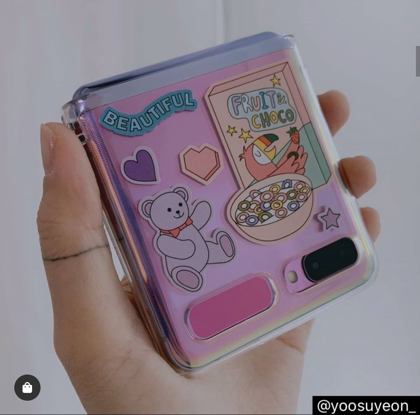 nn. on X: PEOPLE BE DECORATING THEIR SAMSUNG Z FLIP LIKE IT'S NINTENDO IM  GONNA CRY WHY R THESE SO PRETTY  / X