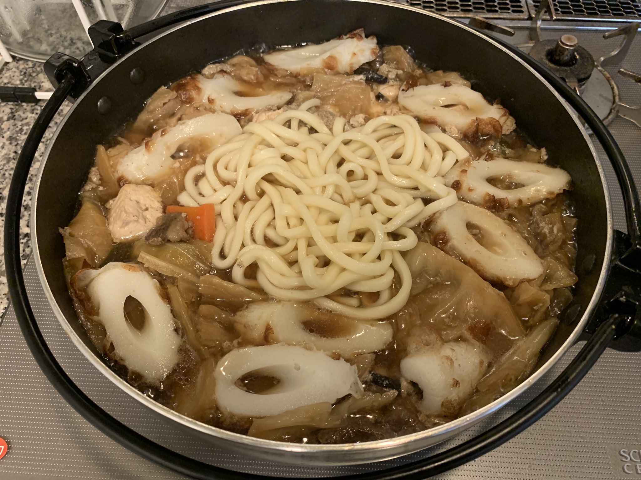 まかまかgp会長兼ceo 名古屋は 昔うどんスキの西川屋さんて 女子大にありましたよね すき焼きの残りに うどん玉いれて溶き卵で食べます ビタミンチクワも大好きなんです うどんすき 西川屋 ビタミンチクワ 名古屋めし T Co Sal59bwxk8