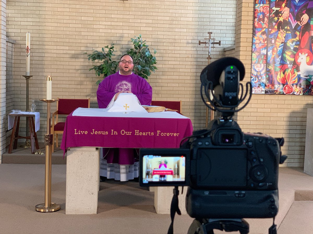 IonaPrep's tweet photo. Just a reminder that @IonaPrepCM &amp; School Chaplain the Rev. Justin Cinnante, O.Carm. will be bringing you #SundayMass later today. We invite you, wherever you are, to watch and pray with us. Of all the sacrifices we must make now individually, #IPprayer we can do together! 📿🙏 https://t.co/ybroWhWRl0