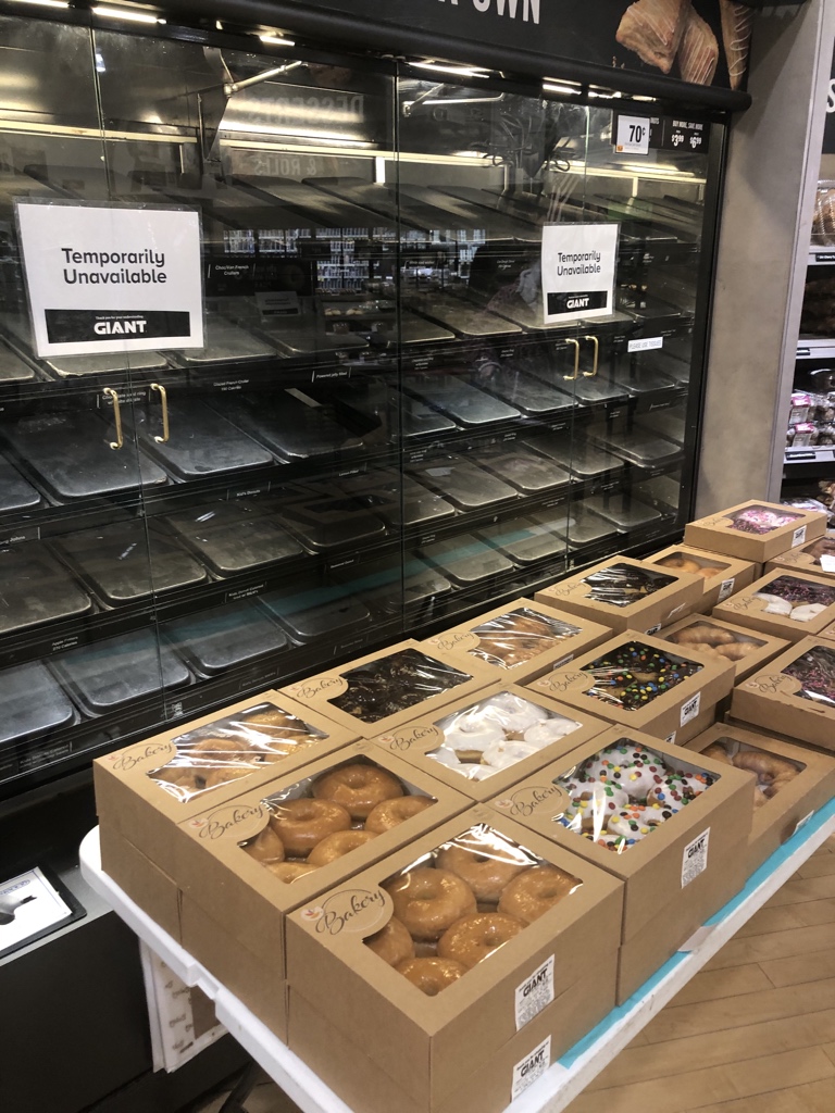 Thank you <a href="/GiantFoodStores/">GIANT</a> for closing self serve kiosk but still having 🍩🍩 prepackaged! #Coronavid19