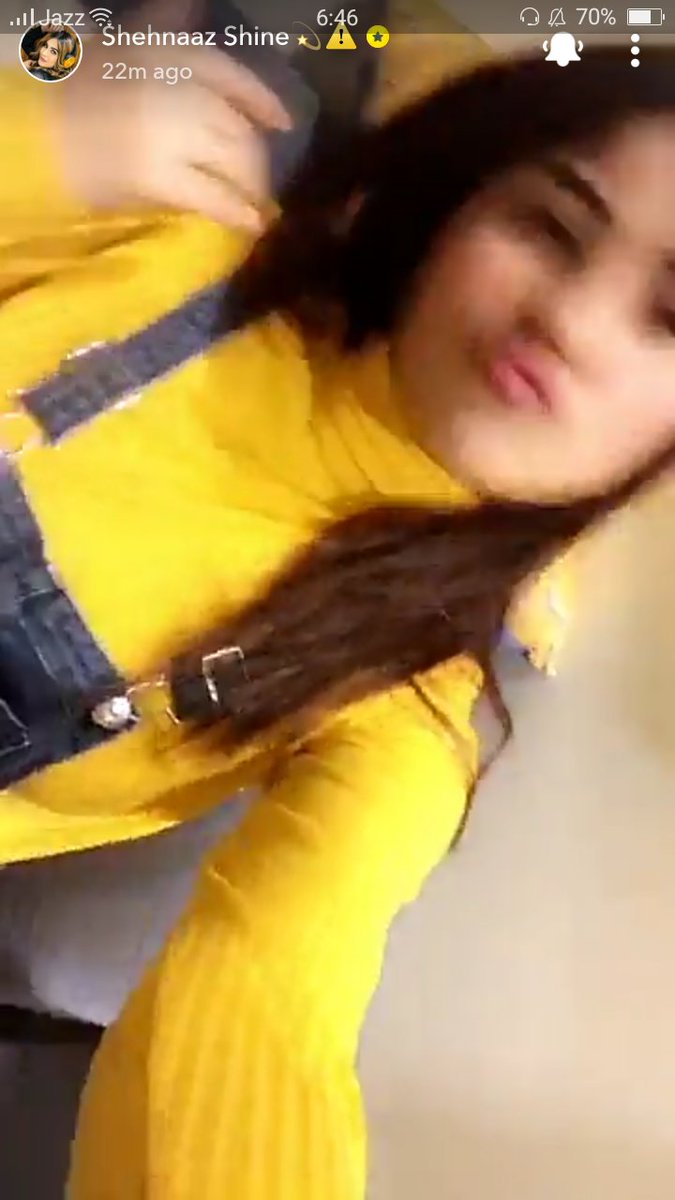 ume_haani19's tweet photo. Darshan. Hogye ain b tu kis color main yellow color wo kiska favrt hy koi bta sakta hy
My cute Bubba love her miss her alot #3DaysToBhulaDunga #SidNaaz https://t.co/FCzAExGRPq